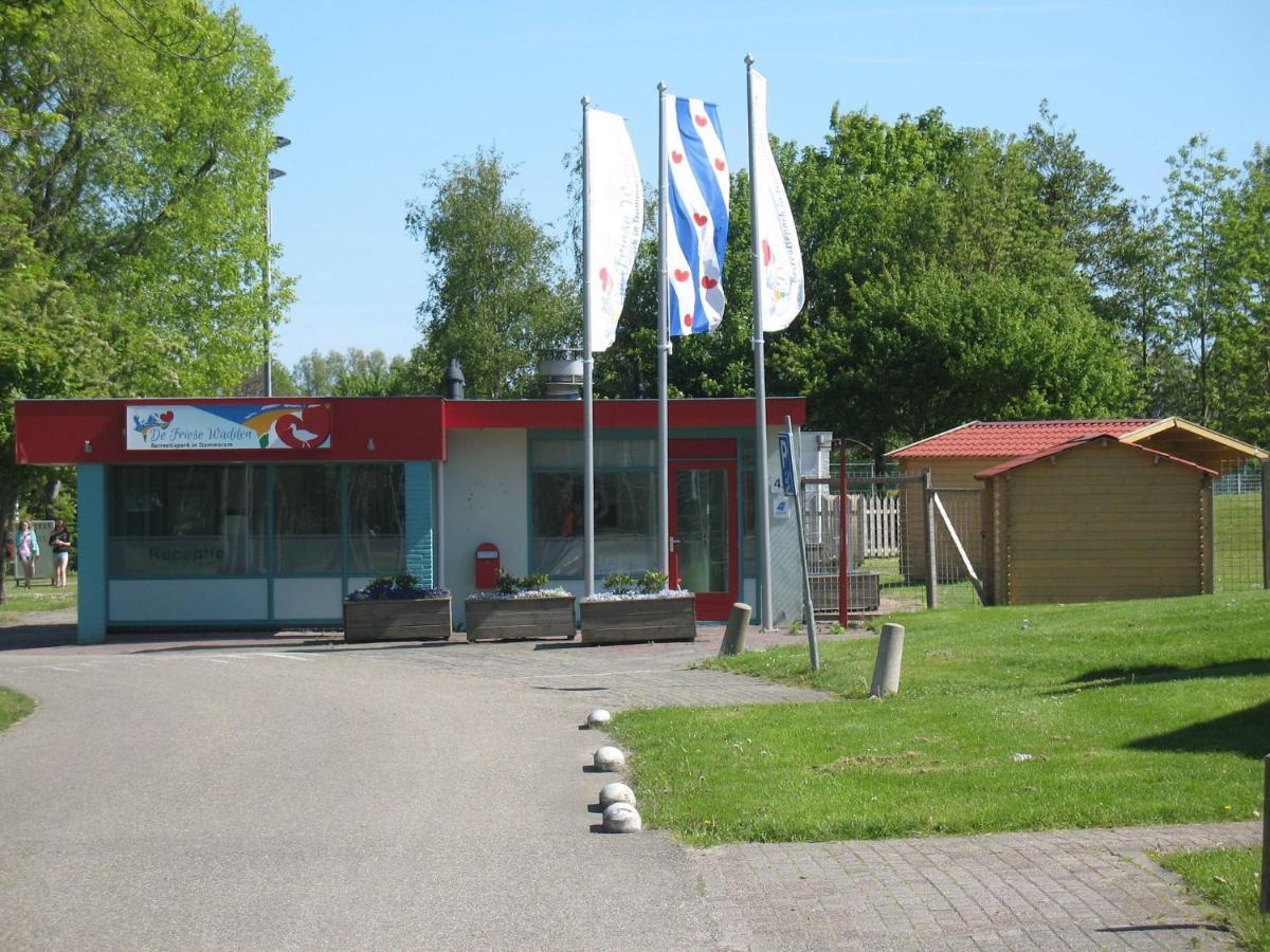 Tidy Chalet With A Microwave, Near The Wadden Sea Villa Tzummarum Exterior photo