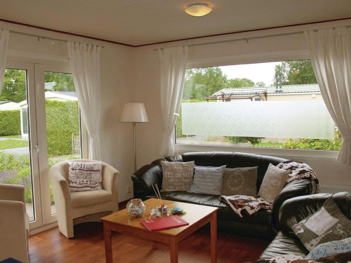 Tidy Chalet With A Microwave, Near The Wadden Sea Villa Tzummarum Exterior photo